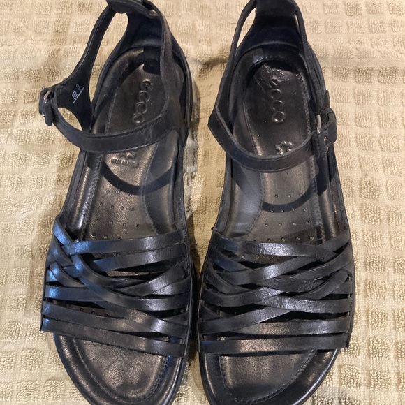 ECCO black leather flat sandals, size 38 - Picture 2 of 6